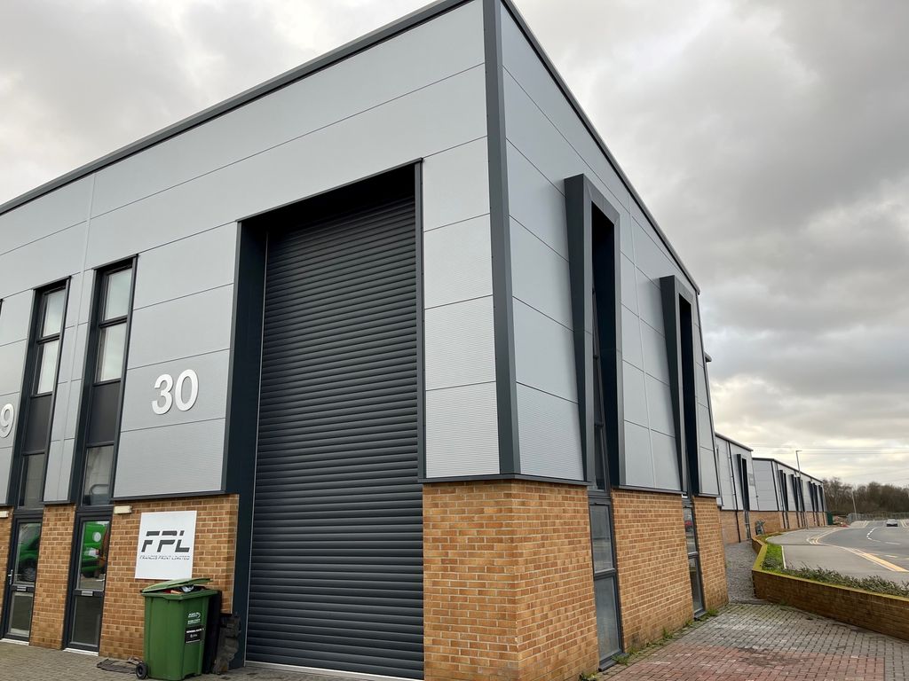 Warehouse to let in Oak Field Road, Wimborne BH21, £13,250 pa
