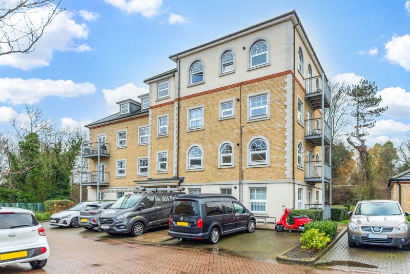 2 bed flat for sale in Weir Road, Bexley DA5, £370,000