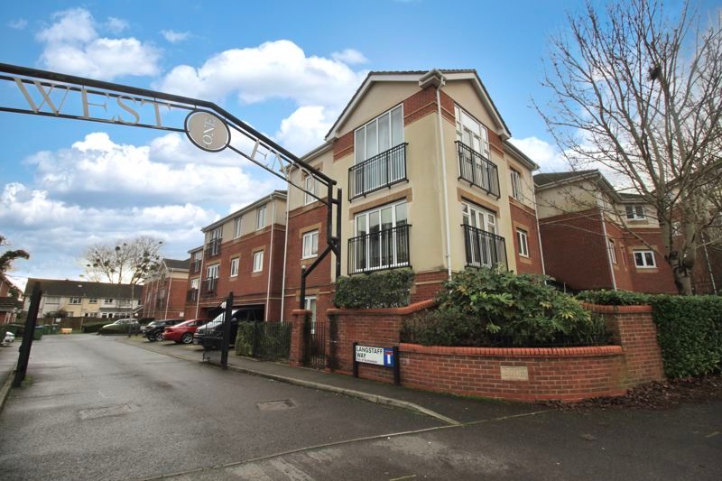 2 bed flat for sale in Langstaff Way, Southampton SO18, £180,000