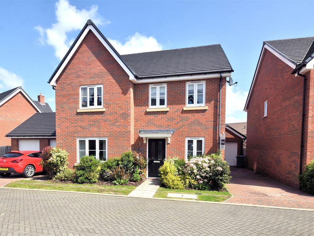4 bed detached house for sale in Horwood Close, Aston Clinton, Aylesbury HP22, £650,000