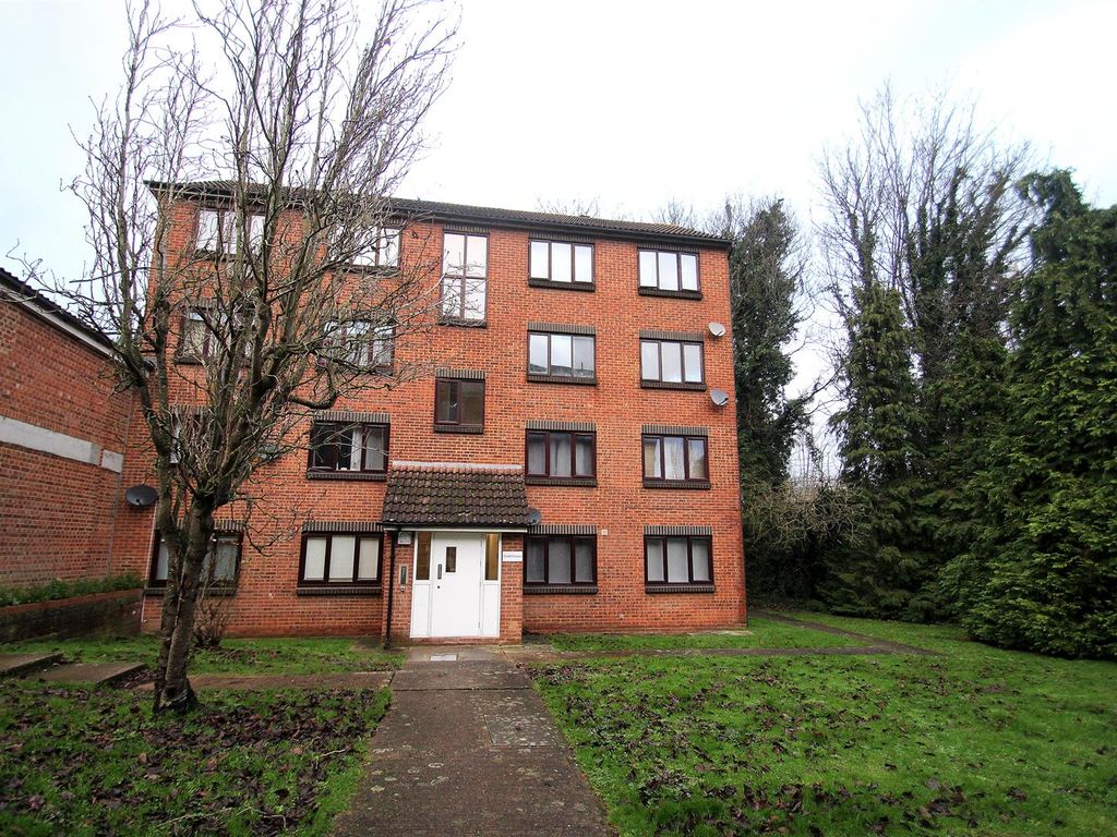 2 bed flat to rent in Lesley Place, Buckland Hill, Maidstone ME16, £1,025 pcm