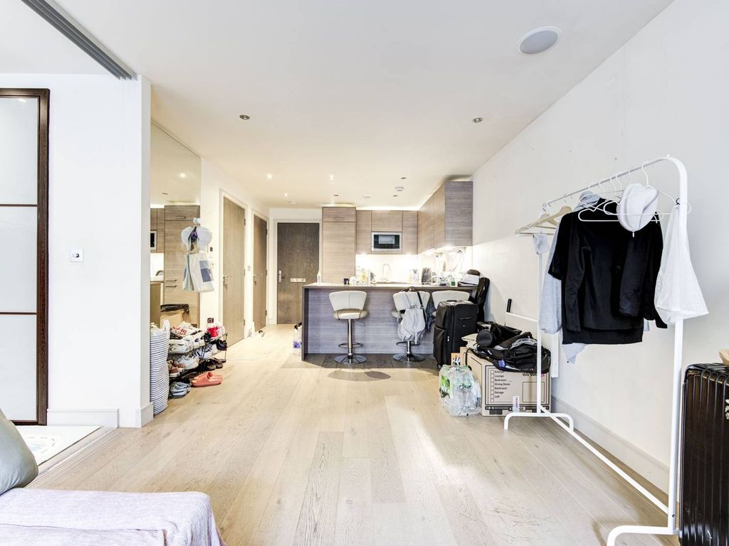1 bed flat for sale in Chelsea Creek, Chelsea Creek, London SW6, £525,000