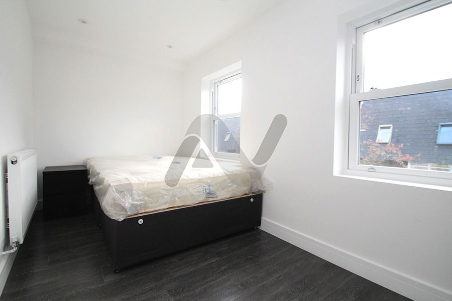 1 bed flat to rent in Hornsey Road, London N19, £1,350 pcm