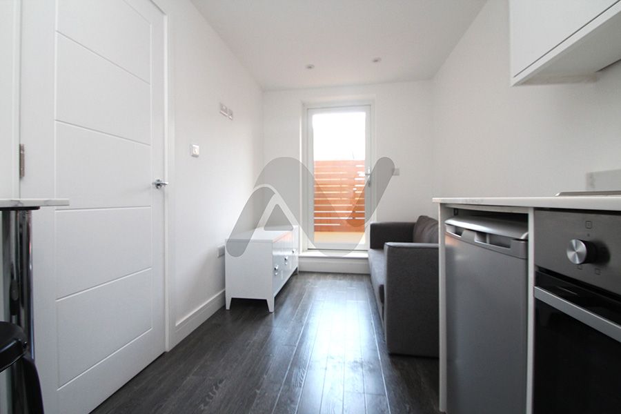 1 bed flat to rent in Hornsey Road, London N19, £1,350 pcm