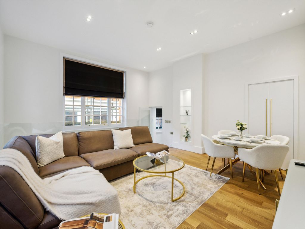 3 bed flat to rent in Dunraven Street, London W1K, £9,728 pcm
