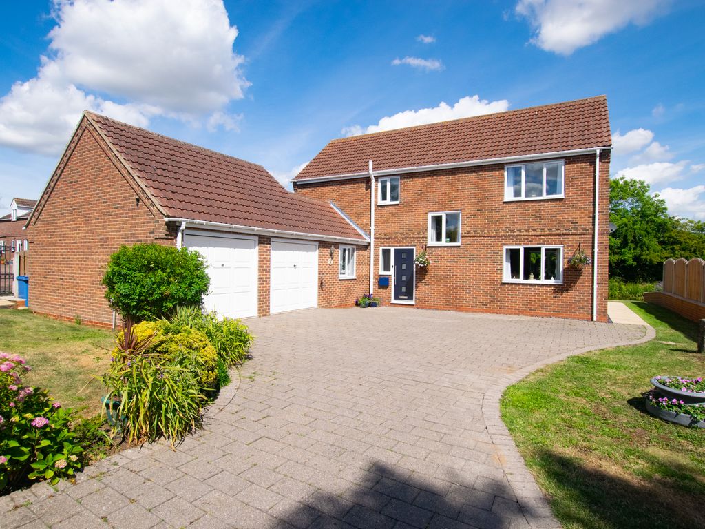 4 bed detached house for sale in Station Street, Misterton, Doncaster DN10, £450,000