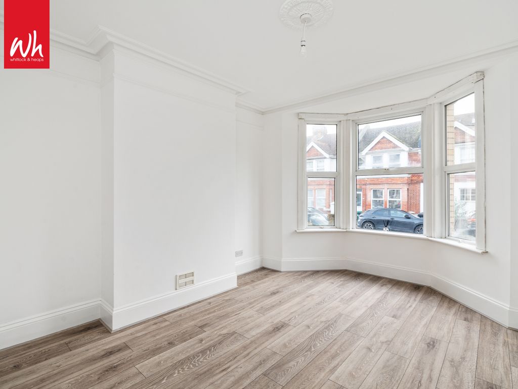 1 bed flat for sale in Frith Road, Hove BN3, £290,000