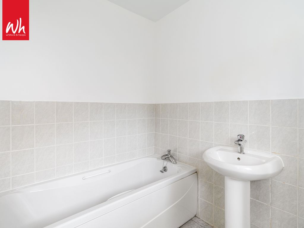 1 bed flat for sale in Frith Road, Hove BN3, £290,000