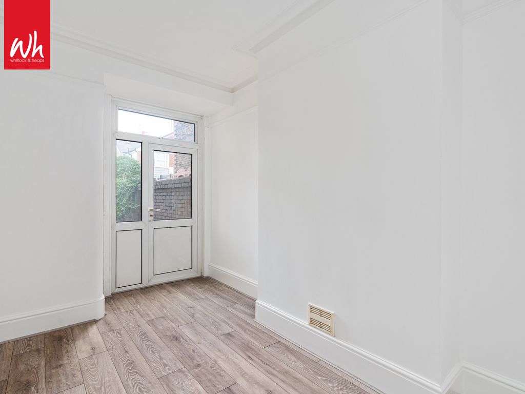 1 bed flat for sale in Frith Road, Hove BN3, £290,000