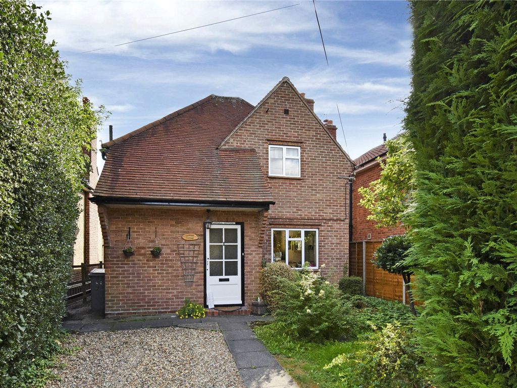 2 bed detached house to rent in High Road, Cookham, Maidenhead, Berkshire SL6, £1,795 pcm