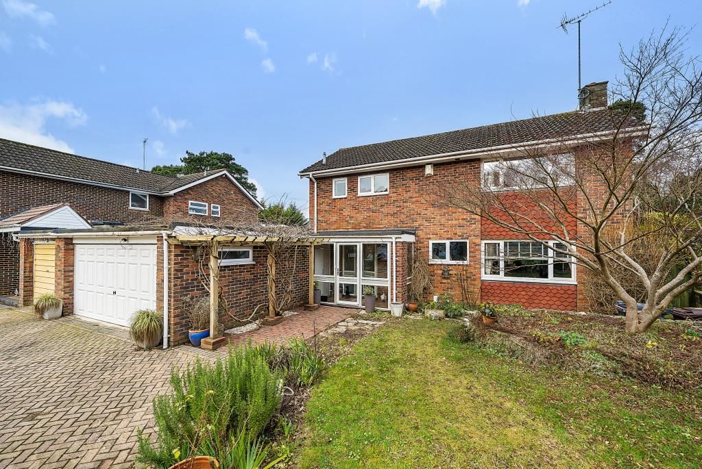 4 bed detached house for sale in Camberley, Surrey GU15, £800,000