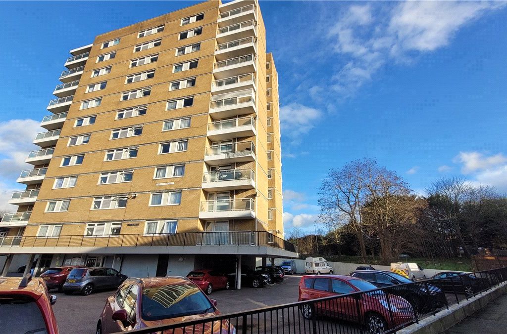 1 bed flat for sale in Westwell Close, Orpington BR5, £155,000