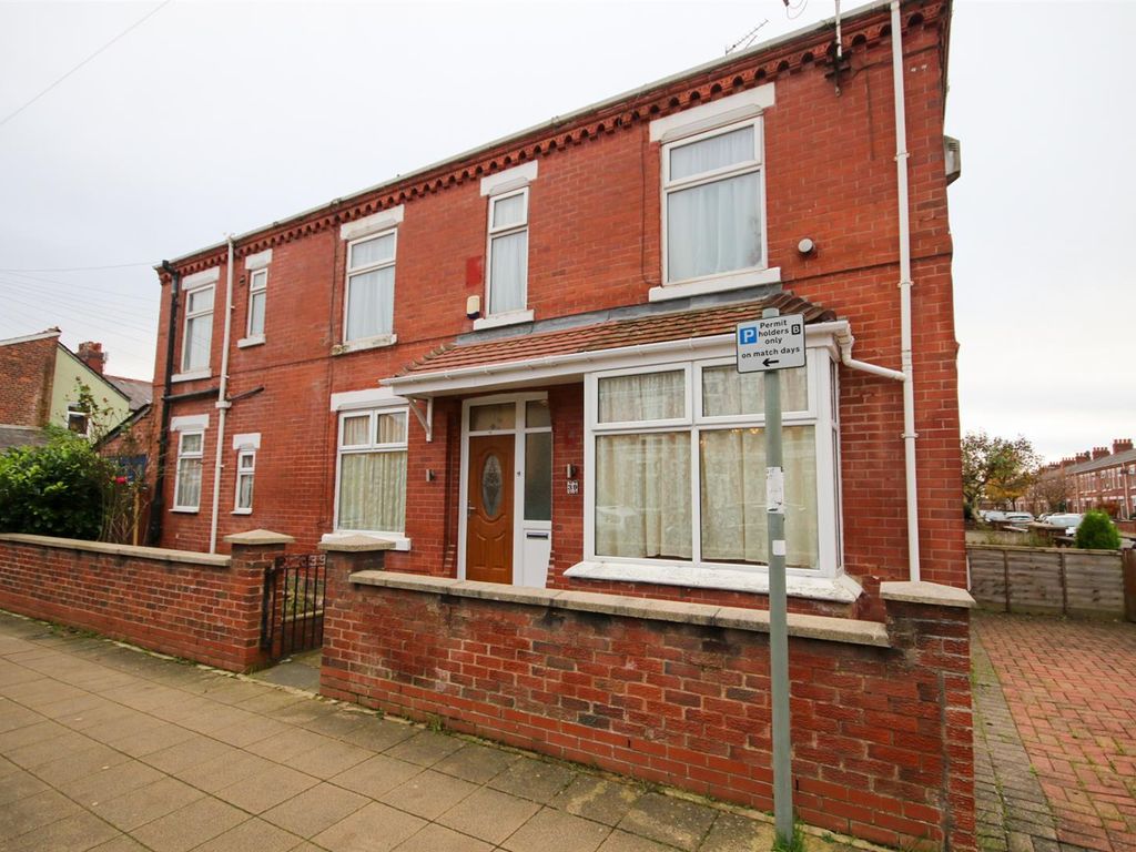 3 bed end terrace house to rent in Taylors Road, Stretford, Manchester M32, £1,295 pcm