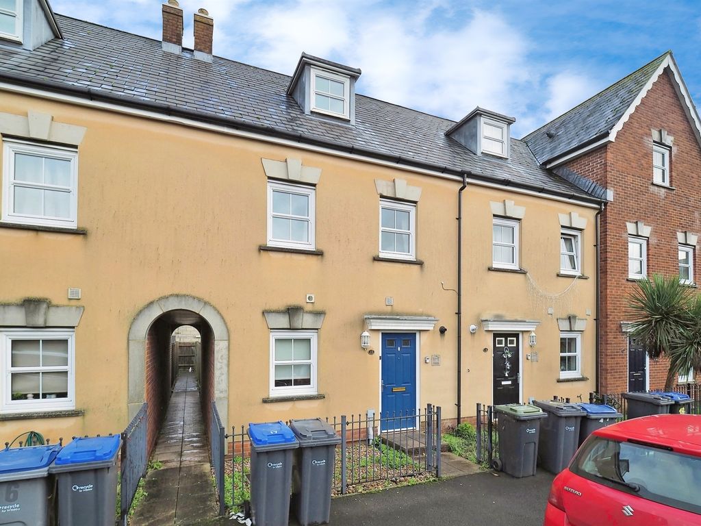 3 bed town house for sale in Avon Place, Salisbury SP1, £295,000