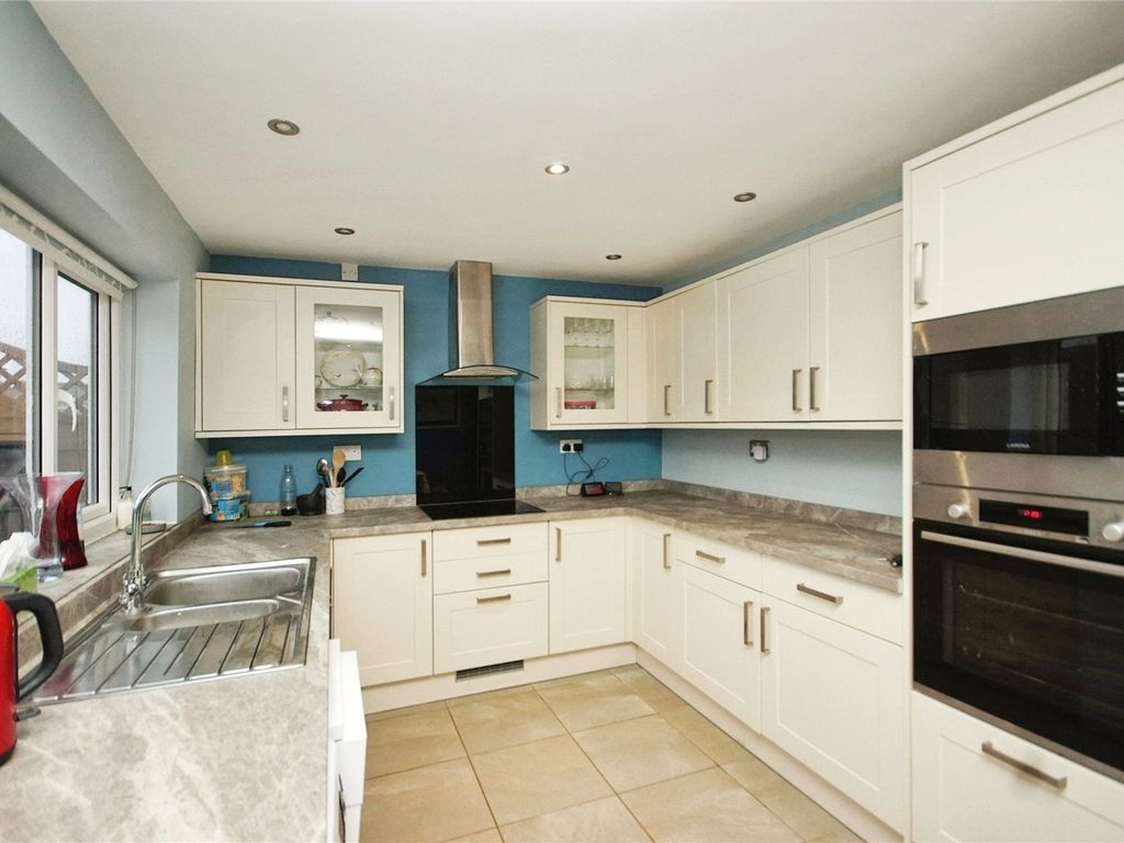 3 bed semi-detached house for sale in Brockworth, Bristol, Avon BS37, £290,000