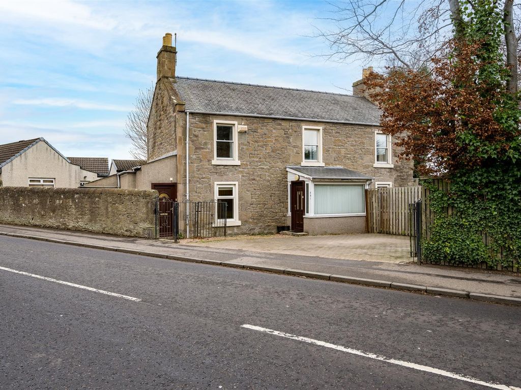 3 bed detached house for sale in Strathmartine Road, Dundee DD3, £250,000
