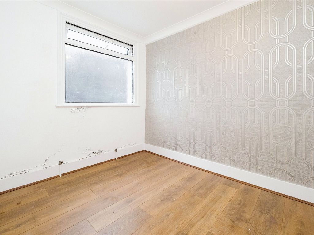 2 bed flat for sale in Knox Road, London E7, £325,000
