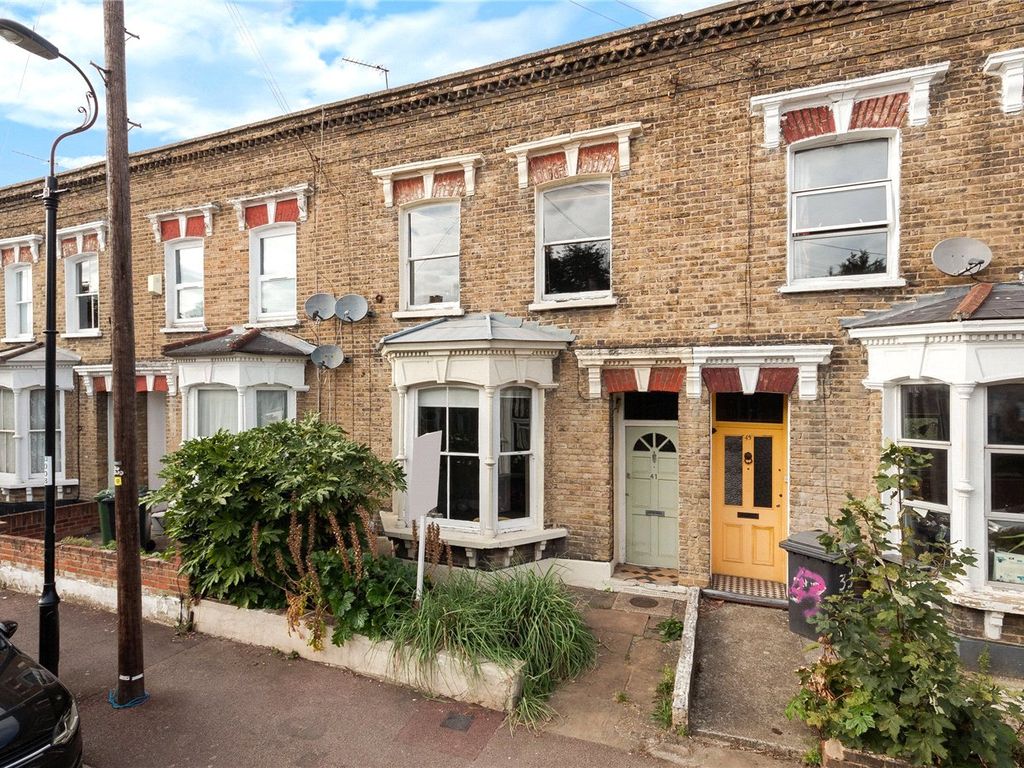3 bed detached house for sale in Billington Road, London SE14, £775,000