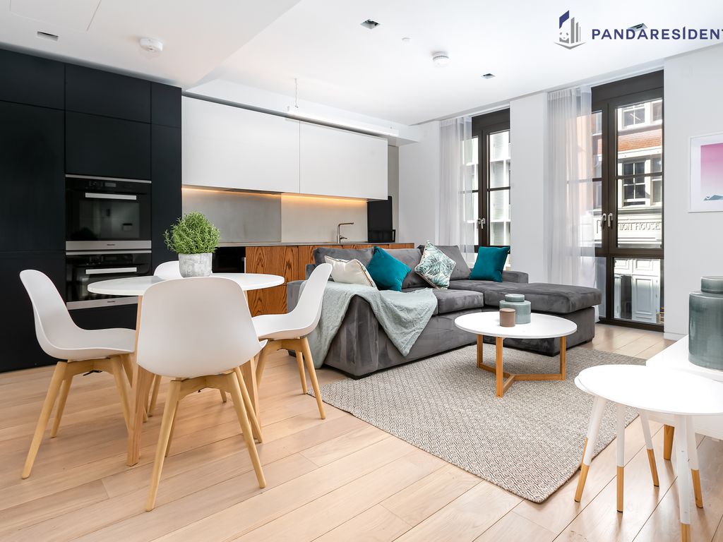 1 bed flat for sale in Underwood Building, Barts Sqaure, London EC1A, £810,000