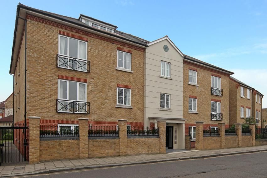 2 bed flat for sale in Old Chiswick Yard, Pumping Station Road, Chiswick, London W4, £795,000