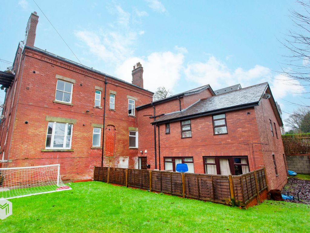 2 bed flat for sale in Albert Road, Bolton, Greater Manchester BL1, £160,000