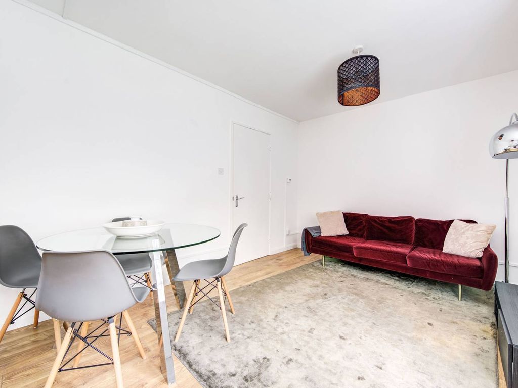 1 bed flat for sale in Romily Court, Fulham, London SW6, £340,000