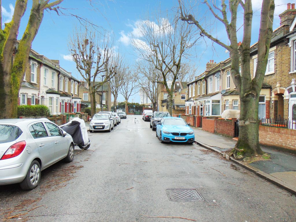 2 bed terraced house for sale in Plaistow, London E13, £388,500