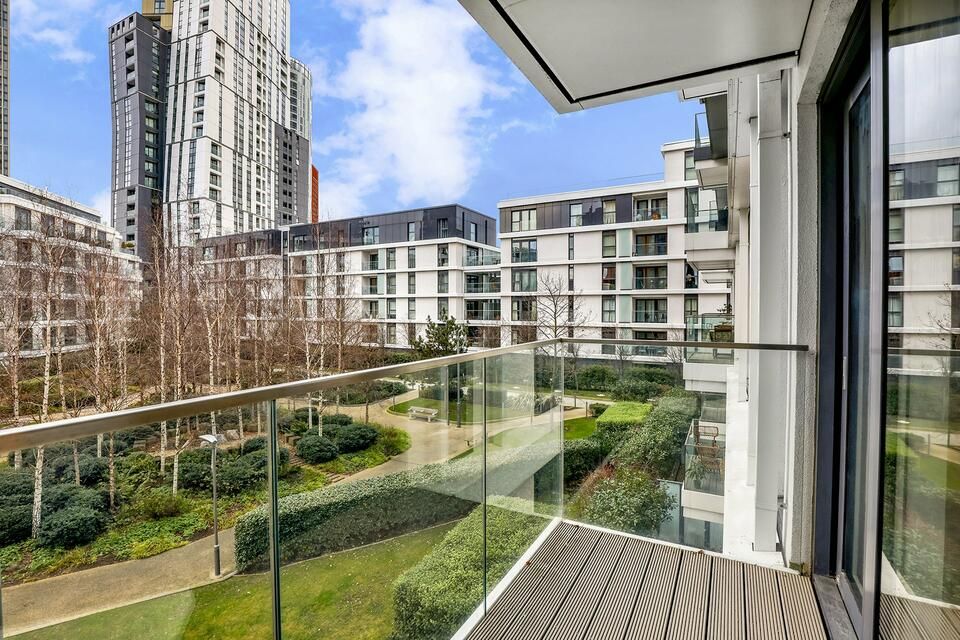 1 bed flat for sale in Hebden Place, London SW8, £550,000