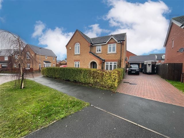4 bed detached house for sale in Bradfield Way, Waverley, Rotherham S60, £450,000