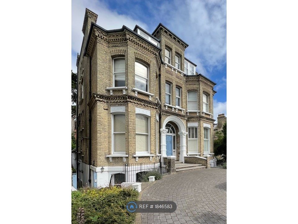 2 bed flat to rent in Hove, Brighton And Hove BN3, £2,500 pcm