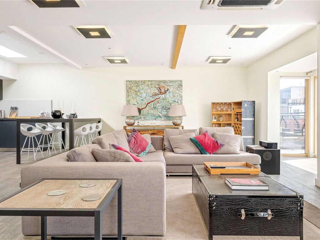 2 bed flat for sale in Great Sutton Street, London EC1V, £1,950,000