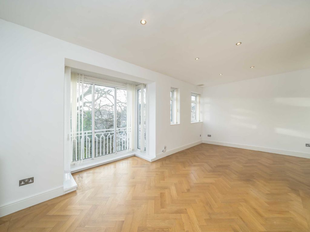 1 bed flat to rent in Holland Park Avenue, London W11, £2,600 pcm