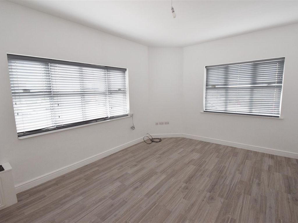 2 bed end terrace house to rent in Balmain Street, Bristol BS4, £1,500 pcm