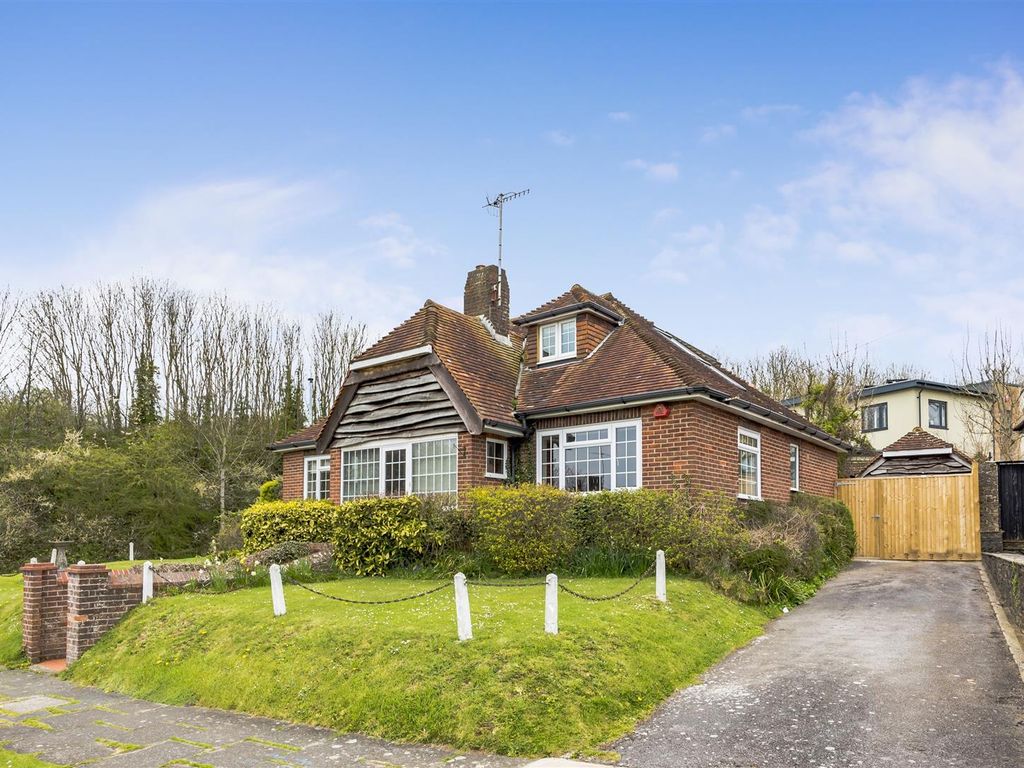 3 bed detached house for sale in Court Close, Patcham, Brighton BN1, £700,000