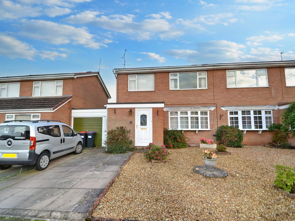 3 bed semi-detached house for sale in Ford Road, Newport TF10, £225,000