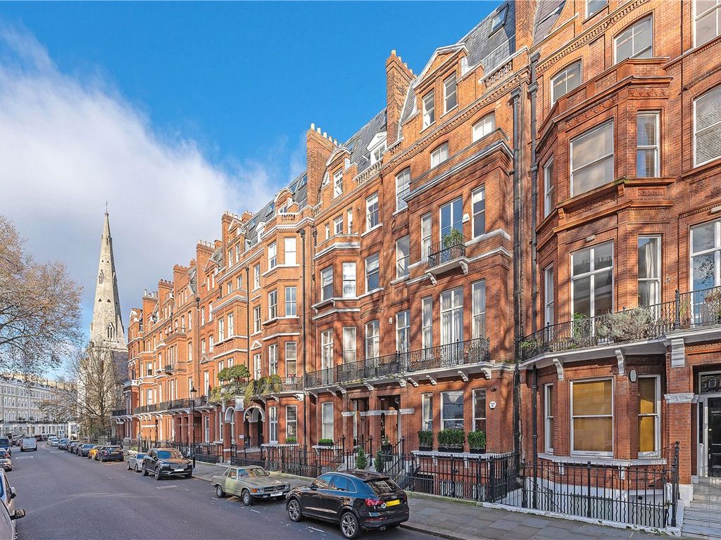 1 bed flat for sale in Cranley Gardens, London SW7, £1,000,000