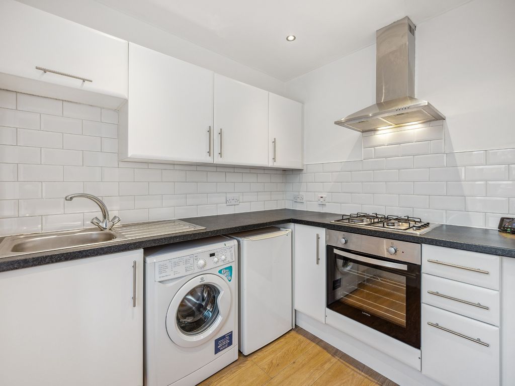 1 bed flat for sale in Union Street, Stirling, Stirlingshire FK8, £99,500