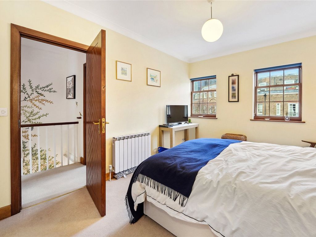 4 bed terraced house to rent in Regents Bridge Gardens, London SW8, £5,633 pcm