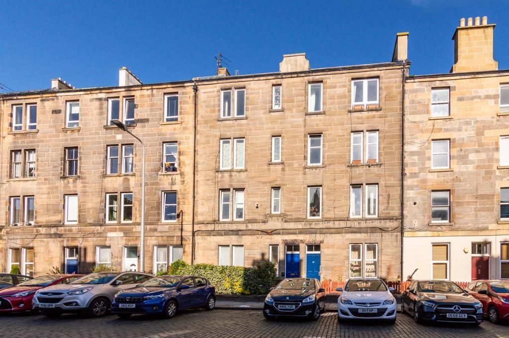 2 bed flat to rent in Pitt Street, Leith, Edinburgh EH6, £1,275 pcm