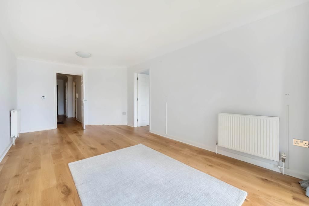 1 bed flat for sale in High Wycombe, Buckinghamshire HP12, £230,000