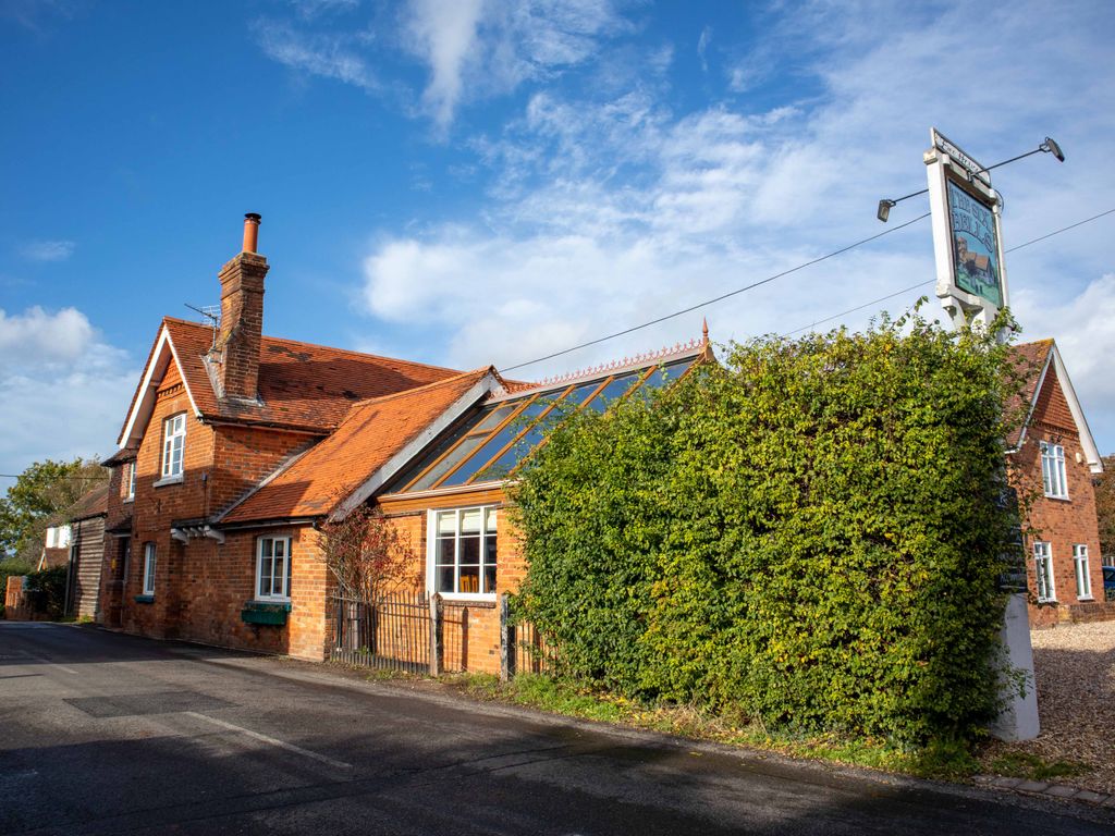 Pub/bar for sale in The Green, Reading RG7, £850,000