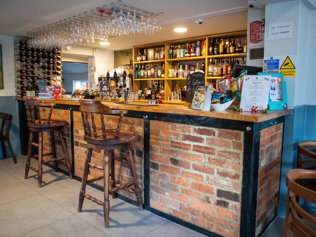 Pub/bar for sale in The Green, Reading RG7, £850,000