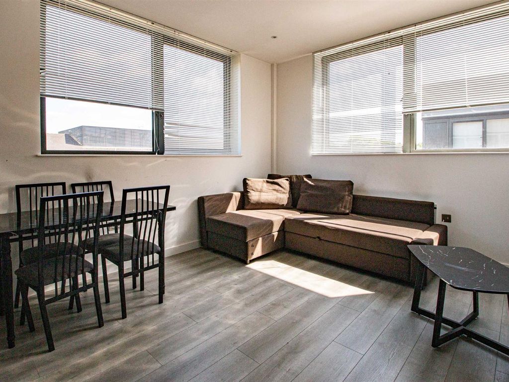 1 bed flat to rent in Capital Drive, Milton Keynes MK14, £1,095 pcm