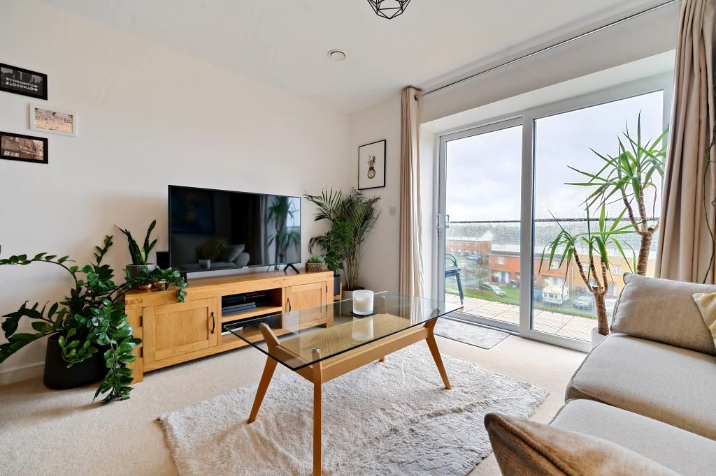 2 bed flat for sale in Reading, Berkshire RG1, £325,000