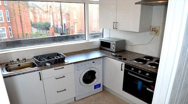2 bed flat for sale in Chilton Grove, London SE8, £375,000