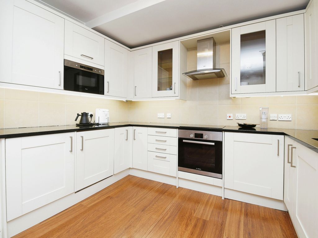 2 bed flat for sale in New Elvet, Durham DH1, £250,000