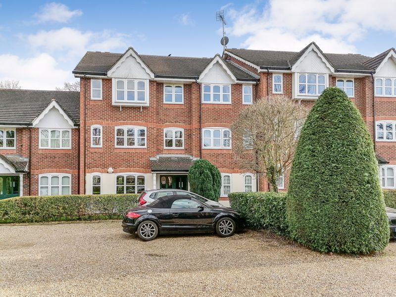 2 bed flat for sale in Foxlands Close, Leavesden, Watford WD25, £265,000
