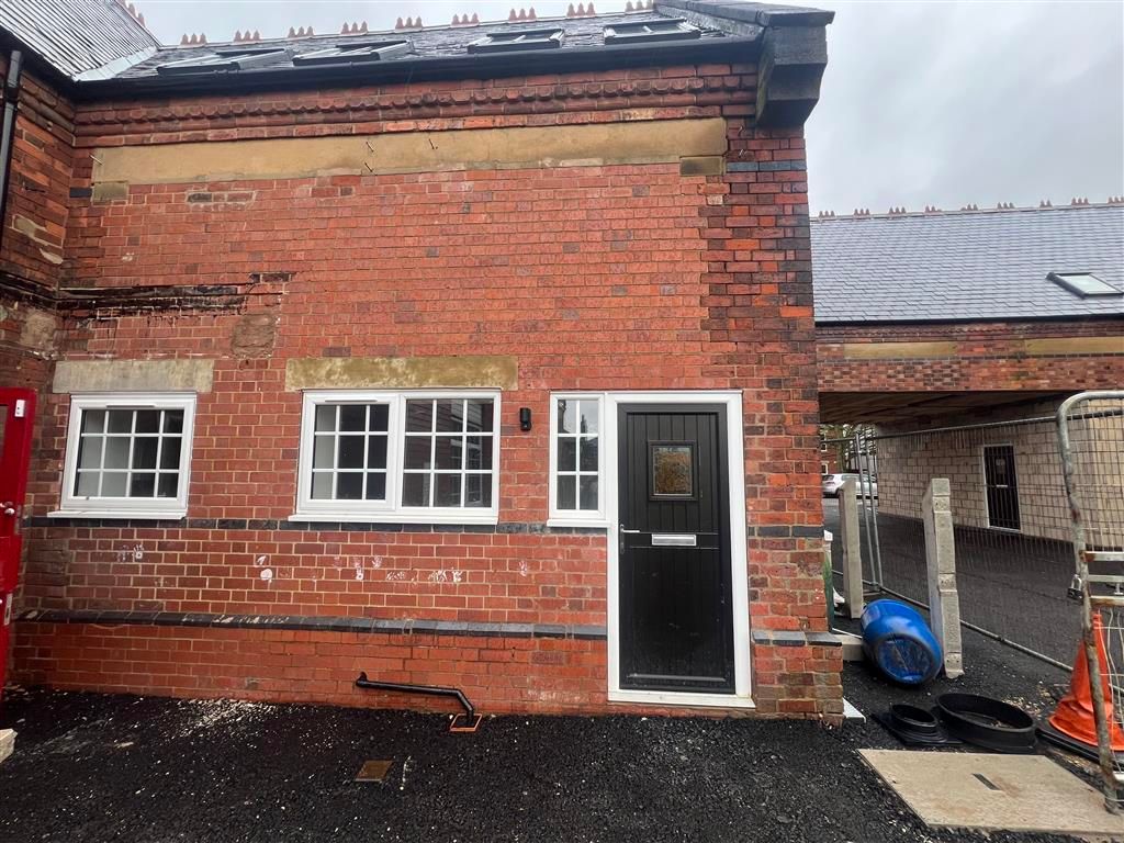 2 bed town house to rent in School Street, Church Gresley, Swadlincote DE11, £870 pcm
