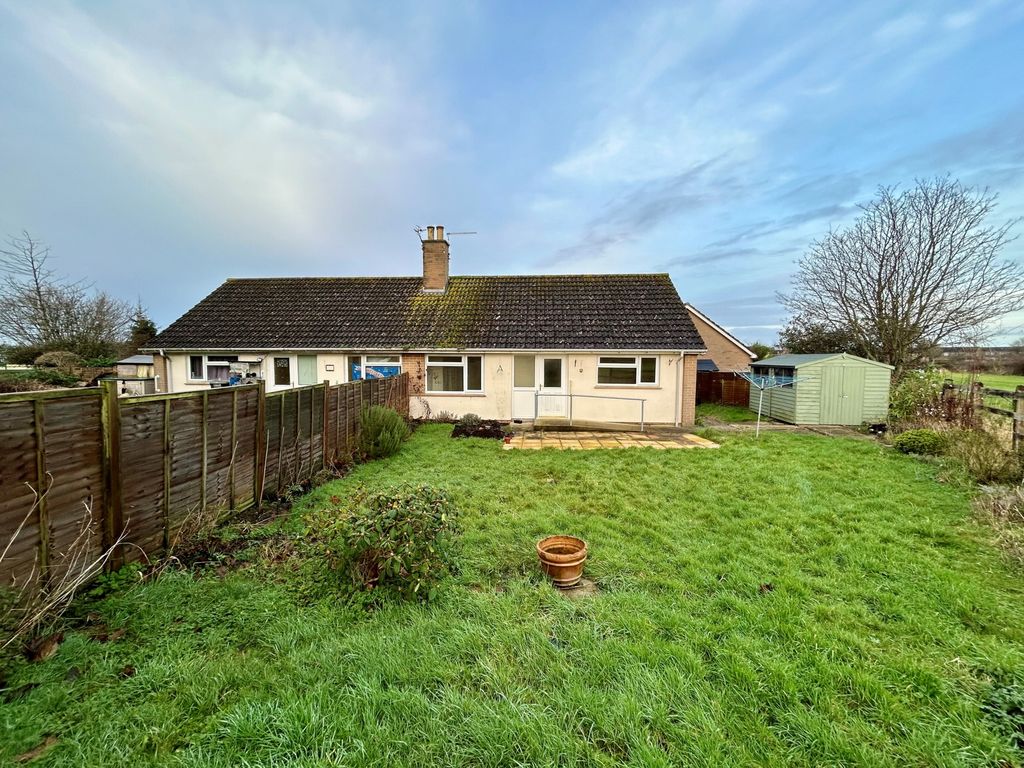 2 bed bungalow for sale in Steppes Meadow, Martock TA12, £160,000