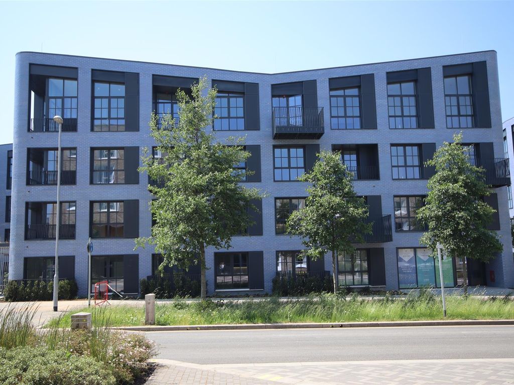 2 bed flat to rent in Turing Way, Cambridge CB3, £2,100 pcm
